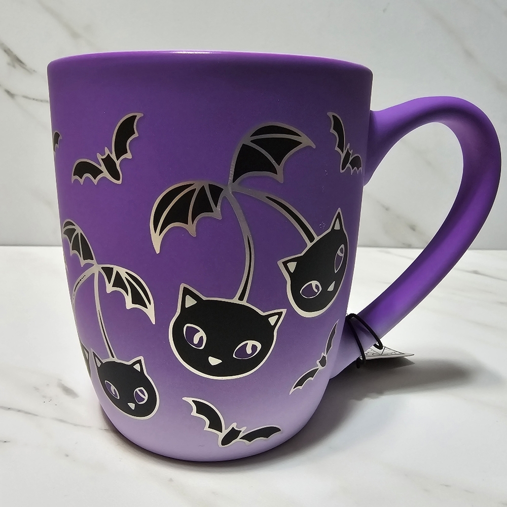 Cobwebs & Cauldrons black cherry cats/bats mug NWOT 16oz